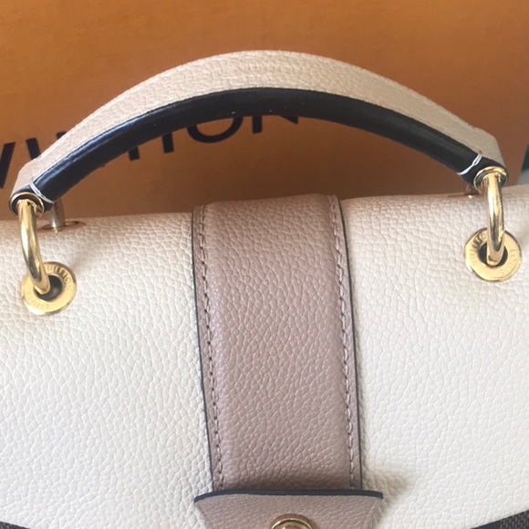 Louis Vuitton Clapton backpack - Picture 5 of 15